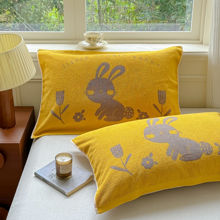 91家纺网 家纺一手货源 找家纺 乐家毛巾被（工厂自产自销） 2026新款A类全棉纯棉色织提花抗菌毛圈枕巾 黄底小兔