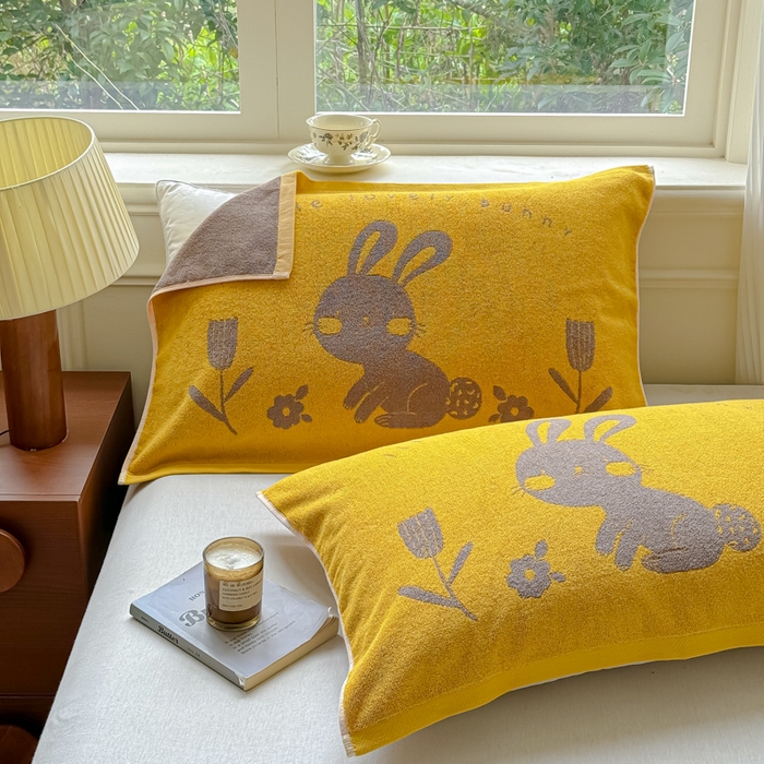 91家纺网 家纺一手货源 找家纺 乐家毛巾被（工厂自产自销） 2026新款A类全棉纯棉色织提花抗菌毛圈枕巾 黄底小兔