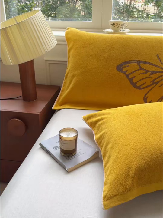 91家纺网 家纺一手货源 找家纺 乐家毛巾被（工厂自产自销） 2026新款A类全棉纯棉色织提花抗菌毛圈枕巾 黄色蝴蝶