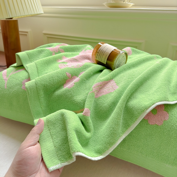 91家纺网 家纺一手货源 找家纺 乐家毛巾被（工厂自产自销） 2026新款A类全棉纯棉色织提花抗菌毛圈枕巾 绿底小兔