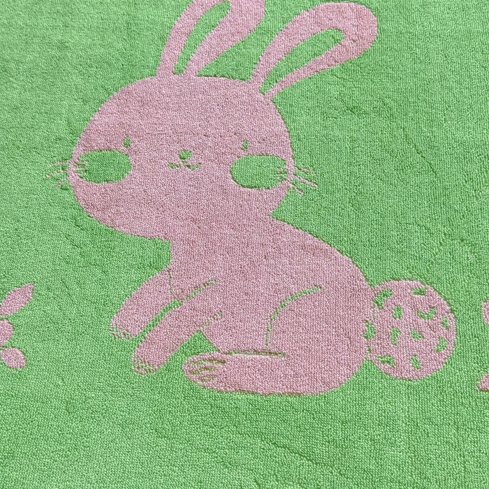 91家纺网 家纺一手货源 找家纺 乐家毛巾被（工厂自产自销） 2026新款A类全棉纯棉色织提花抗菌毛圈枕巾 绿底小兔