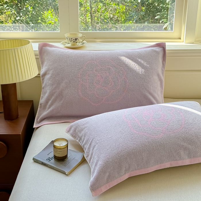 91家纺网 家纺一手货源 找家纺 乐家毛巾被（工厂自产自销） 2026新款A类全棉纯棉色织提花抗菌毛圈枕巾 玫瑰物语紫