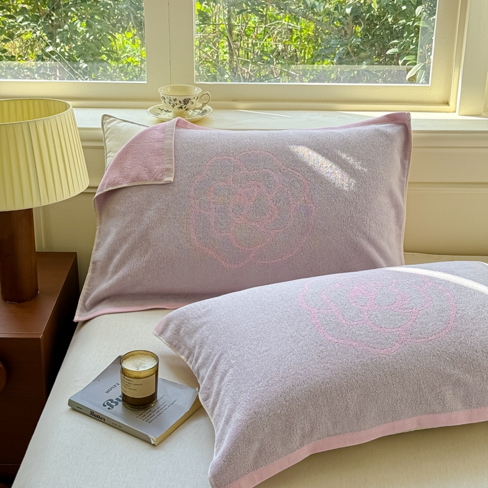 91家纺网 家纺一手货源 找家纺 乐家毛巾被（工厂自产自销） 2026新款A类全棉纯棉色织提花抗菌毛圈枕巾 玫瑰物语紫