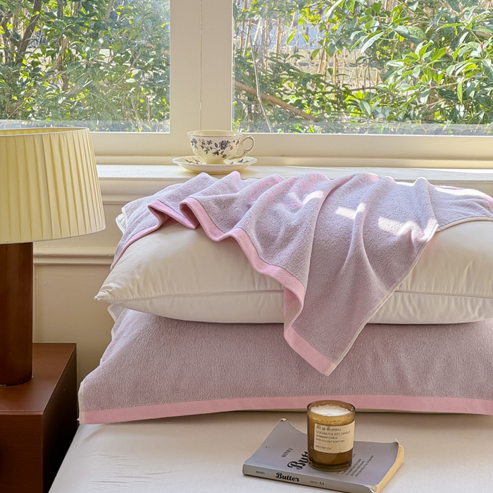 91家纺网 家纺一手货源 找家纺 乐家毛巾被（工厂自产自销） 2026新款A类全棉纯棉色织提花抗菌毛圈枕巾 玫瑰物语紫