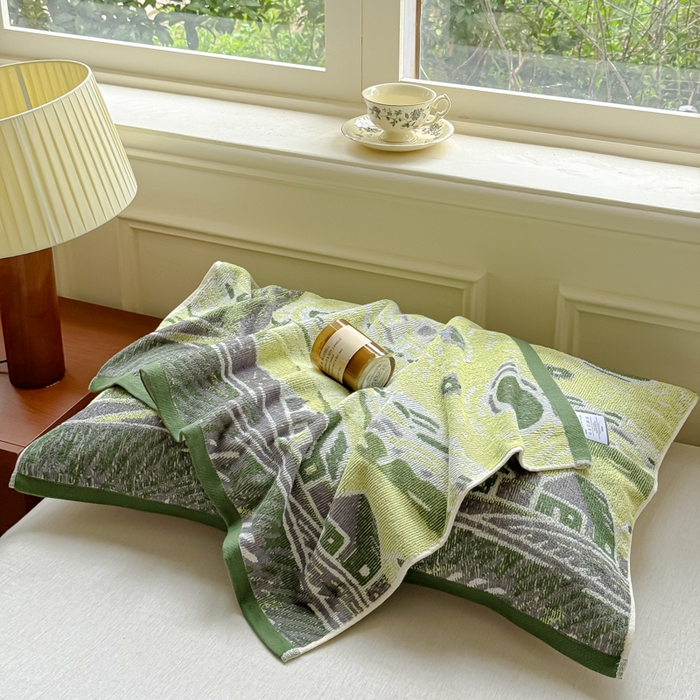 91家纺网 家纺一手货源 找家纺 乐家毛巾被（工厂自产自销） 2026新款A类全棉纯棉色织提花抗菌毛圈枕巾 梦中小镇