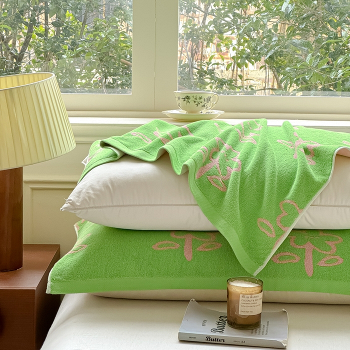 91家纺网 家纺一手货源 找家纺 乐家毛巾被（工厂自产自销） 2026新款A类全棉纯棉色织提花抗菌毛圈枕巾 五瓣花绿