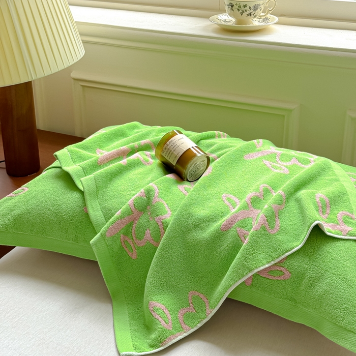 91家纺网 家纺一手货源 找家纺 乐家毛巾被（工厂自产自销） 2026新款A类全棉纯棉色织提花抗菌毛圈枕巾 五瓣花绿