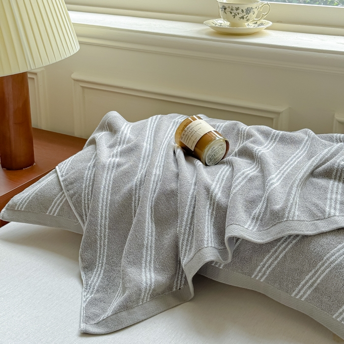 91家纺网 家纺一手货源 找家纺 乐家毛巾被（工厂自产自销） 2026新款A类全棉纯棉色织提花抗菌毛圈枕巾 斜纹灰