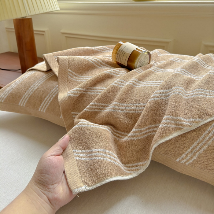 91家纺网 家纺一手货源 找家纺 乐家毛巾被（工厂自产自销） 2026新款A类全棉纯棉色织提花抗菌毛圈枕巾 斜纹棕
