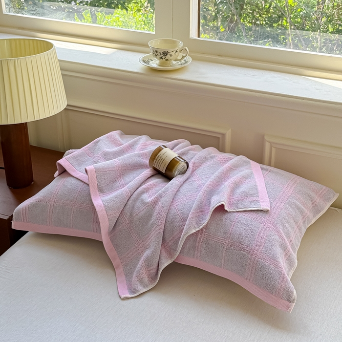 91家纺网 家纺一手货源 找家纺 乐家毛巾被（工厂自产自销） 2026新款A类全棉纯棉色织提花抗菌毛圈枕巾 紫色格子