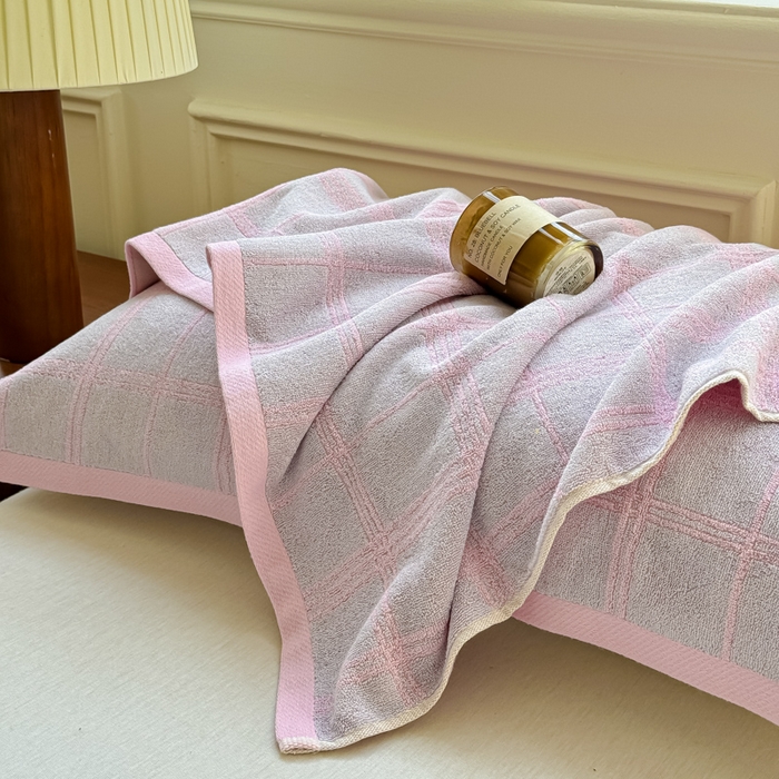 91家纺网 家纺一手货源 找家纺 乐家毛巾被（工厂自产自销） 2026新款A类全棉纯棉色织提花抗菌毛圈枕巾 紫色格子