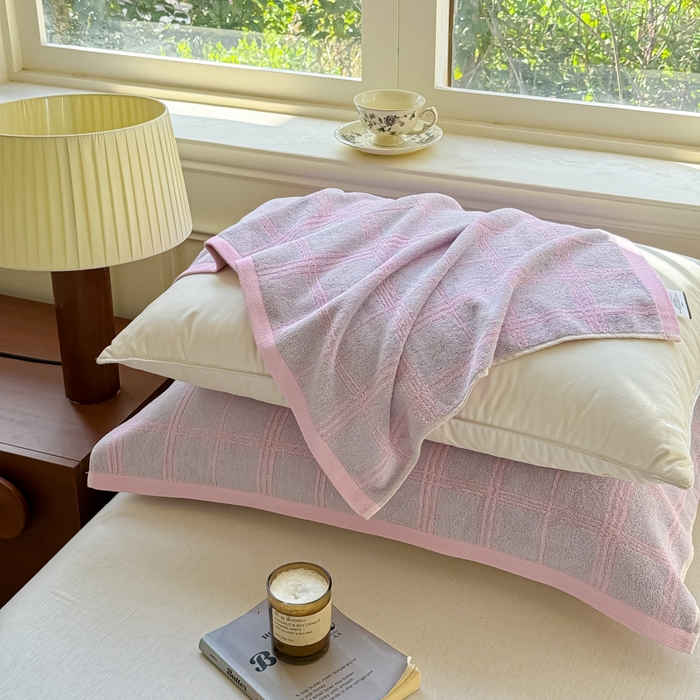 91家纺网 家纺一手货源 找家纺 乐家毛巾被（工厂自产自销） 2026新款A类全棉纯棉色织提花抗菌毛圈枕巾 紫色格子