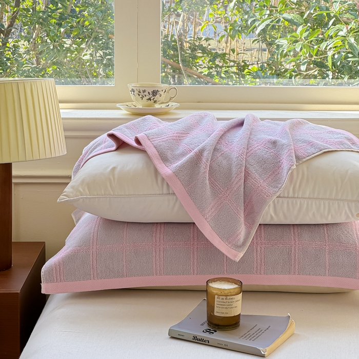 91家纺网 家纺一手货源 找家纺 乐家毛巾被（工厂自产自销） 2026新款A类全棉纯棉色织提花抗菌毛圈枕巾 紫色格子