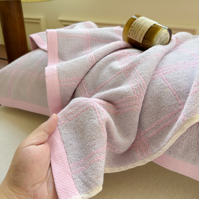91家纺网 家纺一手货源 找家纺 乐家毛巾被（工厂自产自销） 2026新款A类全棉纯棉色织提花抗菌毛圈枕巾 紫色格子