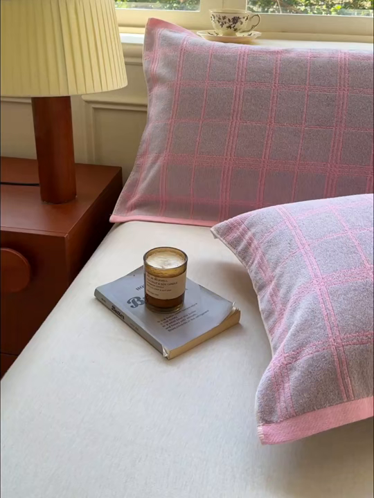 91家纺网 家纺一手货源 找家纺 乐家毛巾被（工厂自产自销） 2026新款A类全棉纯棉色织提花抗菌毛圈枕巾 紫色格子