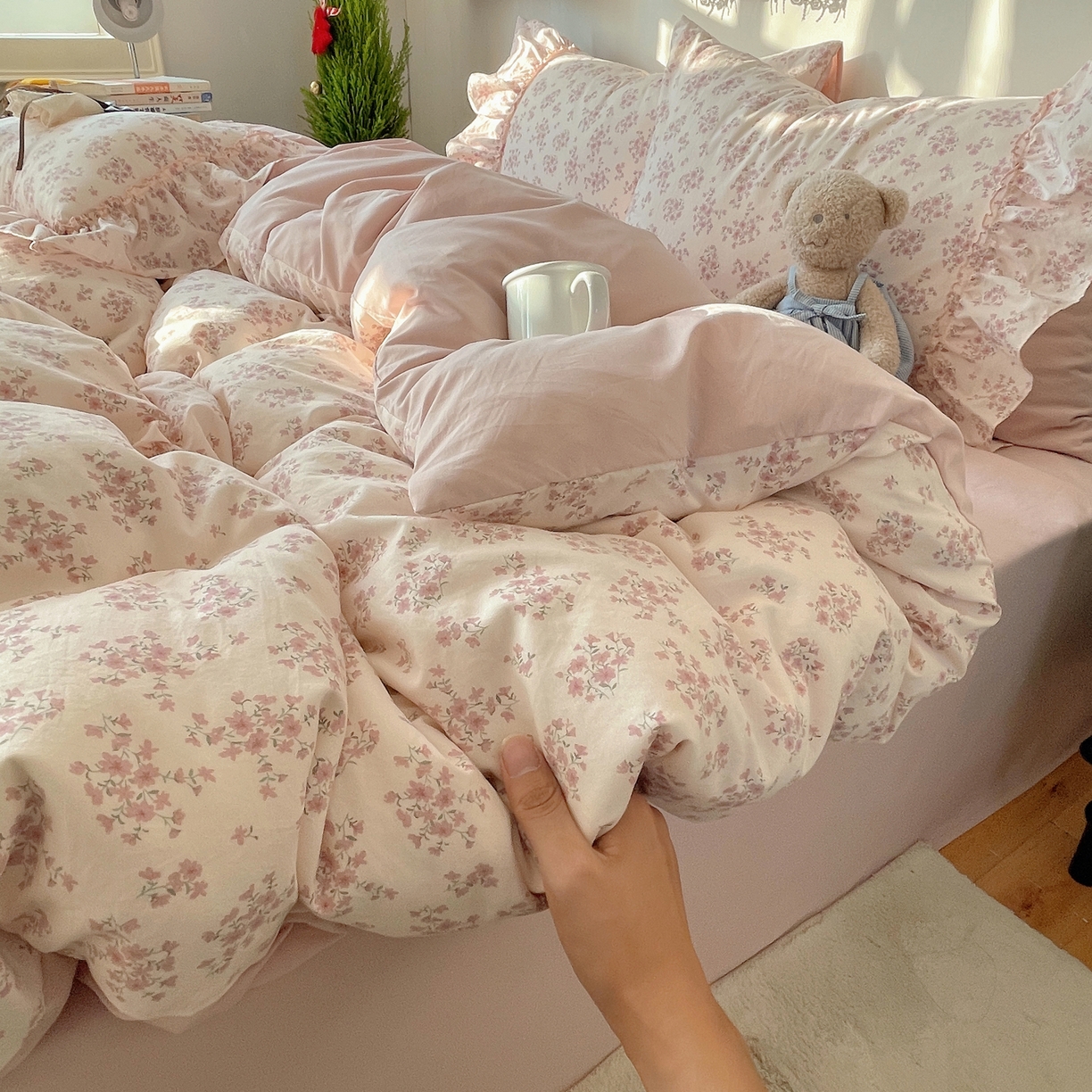 91家纺网 家纺一手货源 找家纺 栩裕纺织 2026新款A类云朵锦花边四件套 樱花粉