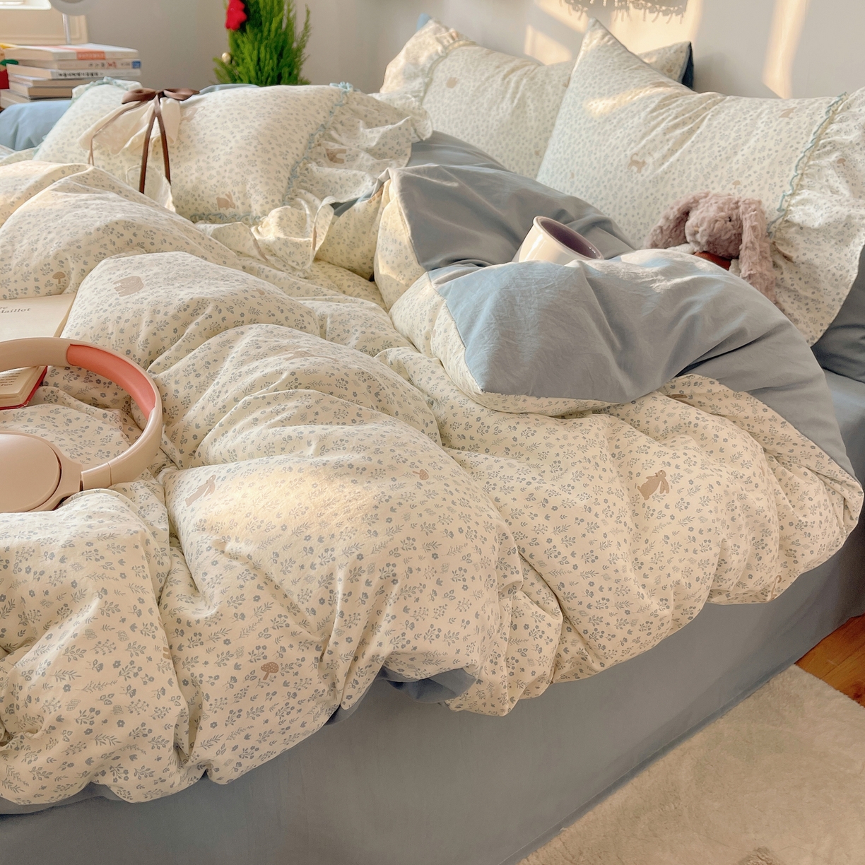 91家纺网 家纺一手货源 找家纺 栩裕纺织 2026新款A类云朵锦花边四件套 动物世界-雾蓝