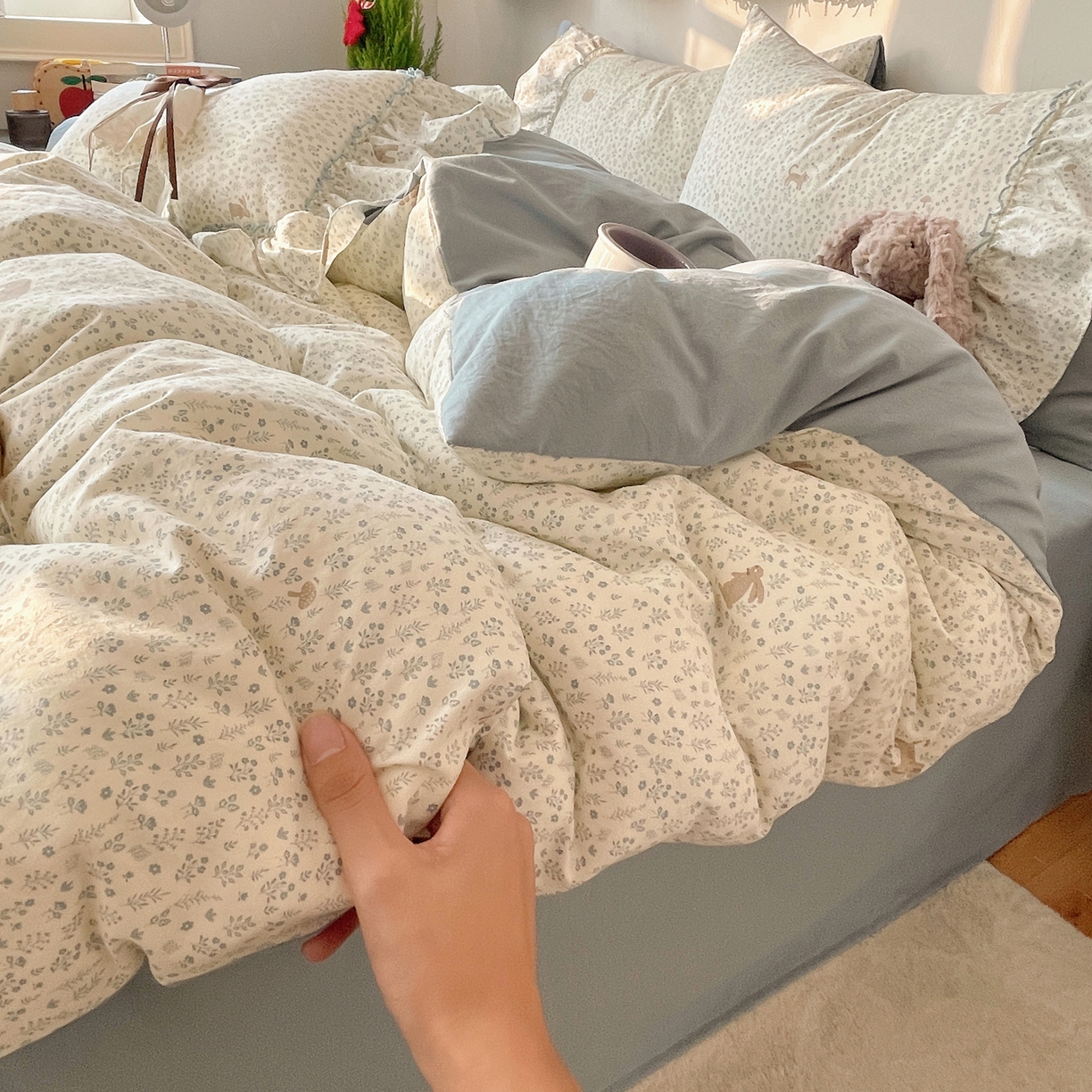 91家纺网 家纺一手货源 找家纺 栩裕纺织 2026新款A类云朵锦花边四件套 动物世界-雾蓝