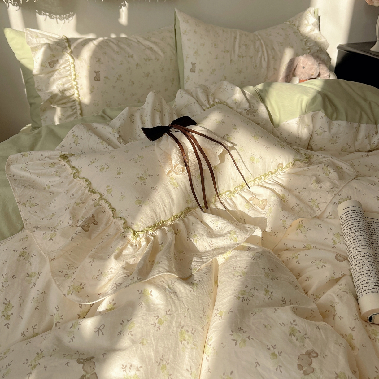 91家纺网 家纺一手货源 找家纺 栩裕纺织 2026新款A类云朵锦花边四件套 小雏菊-浅绿