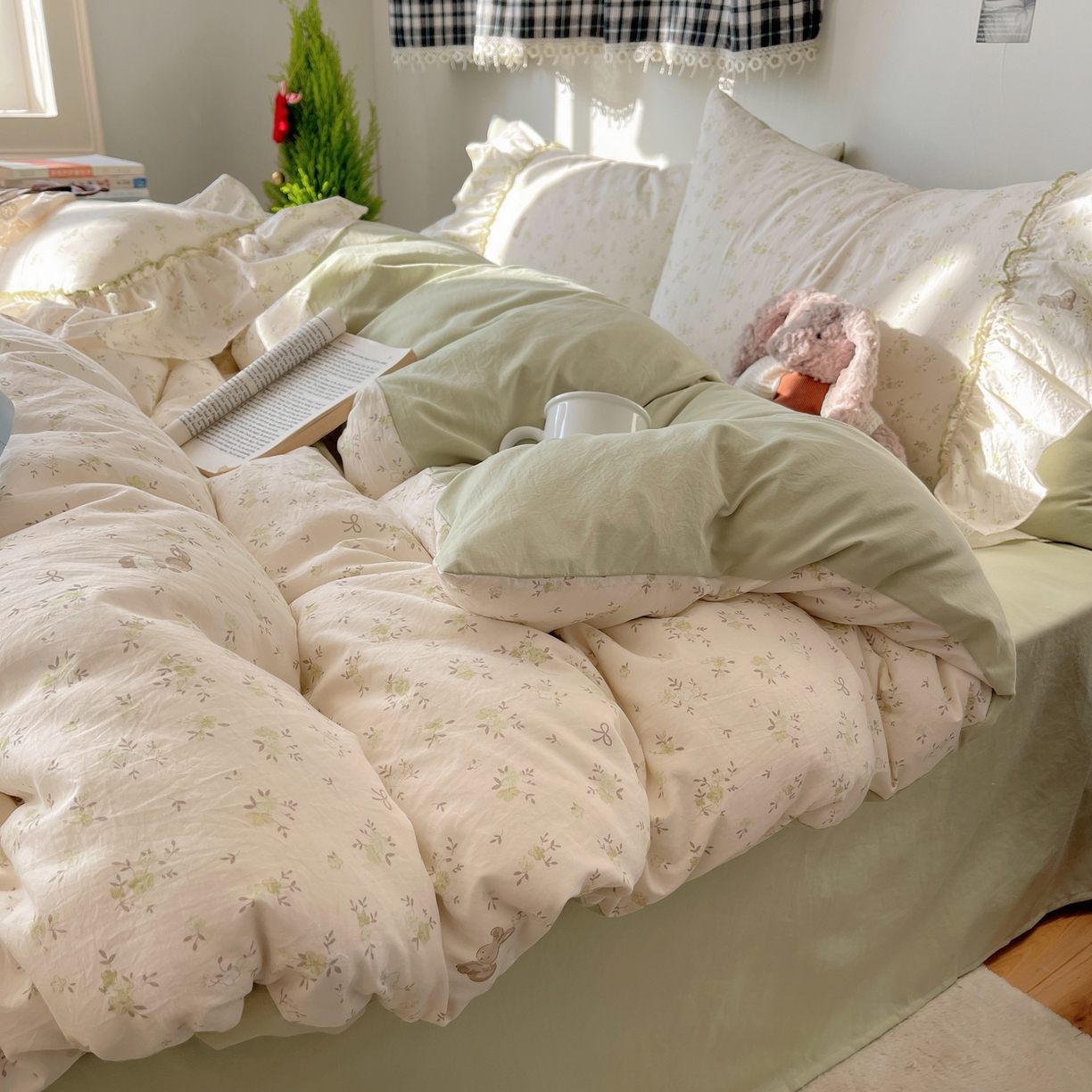 91家纺网 家纺一手货源 找家纺 栩裕纺织 2026新款A类云朵锦花边四件套 小雏菊-浅绿