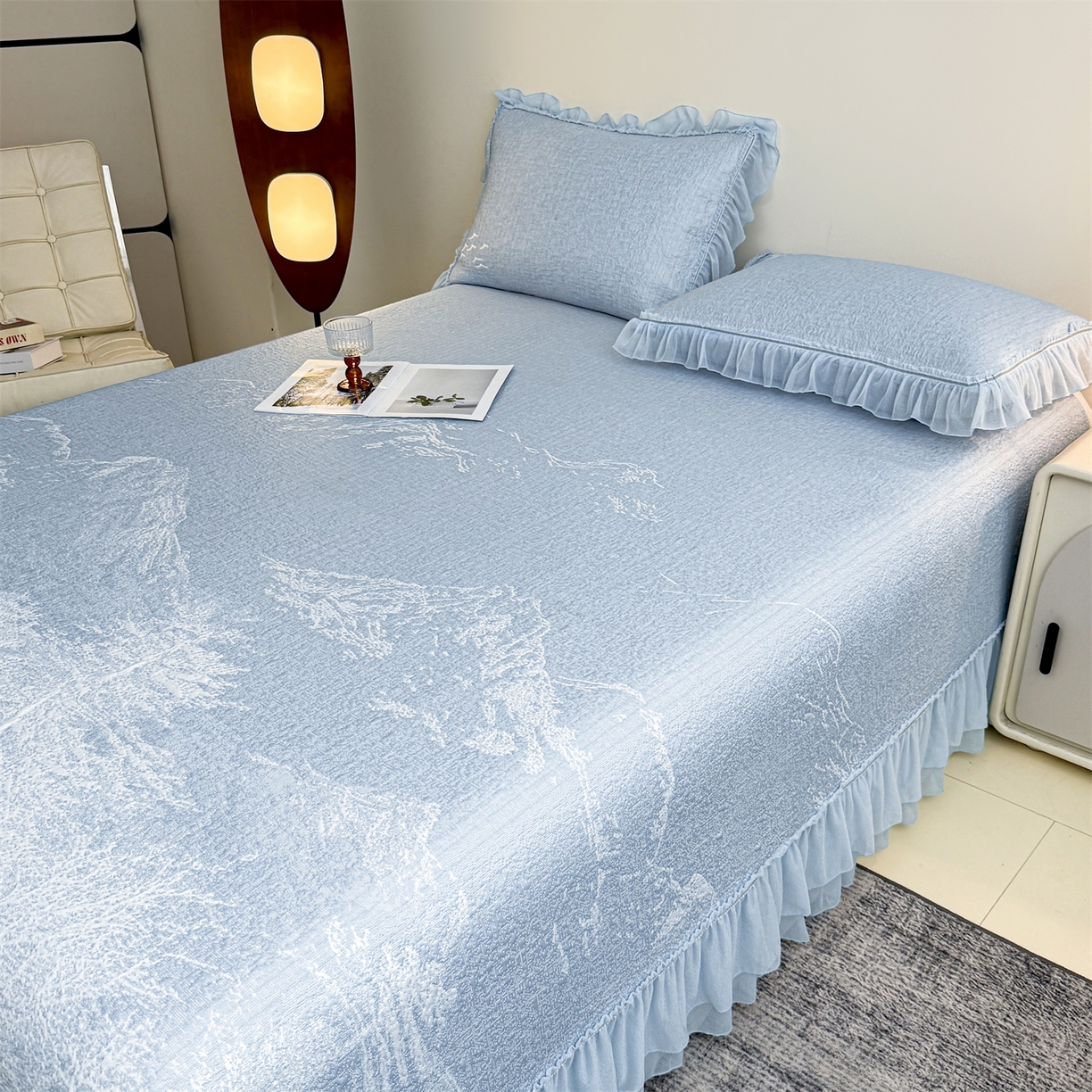 91家纺网 家纺一手货源 找家纺 （总）慕木家纺 2026新款A类三明治复合乙纶提花冰豆豆花边床盖款床裙水墨丹青系列（提供买家秀）