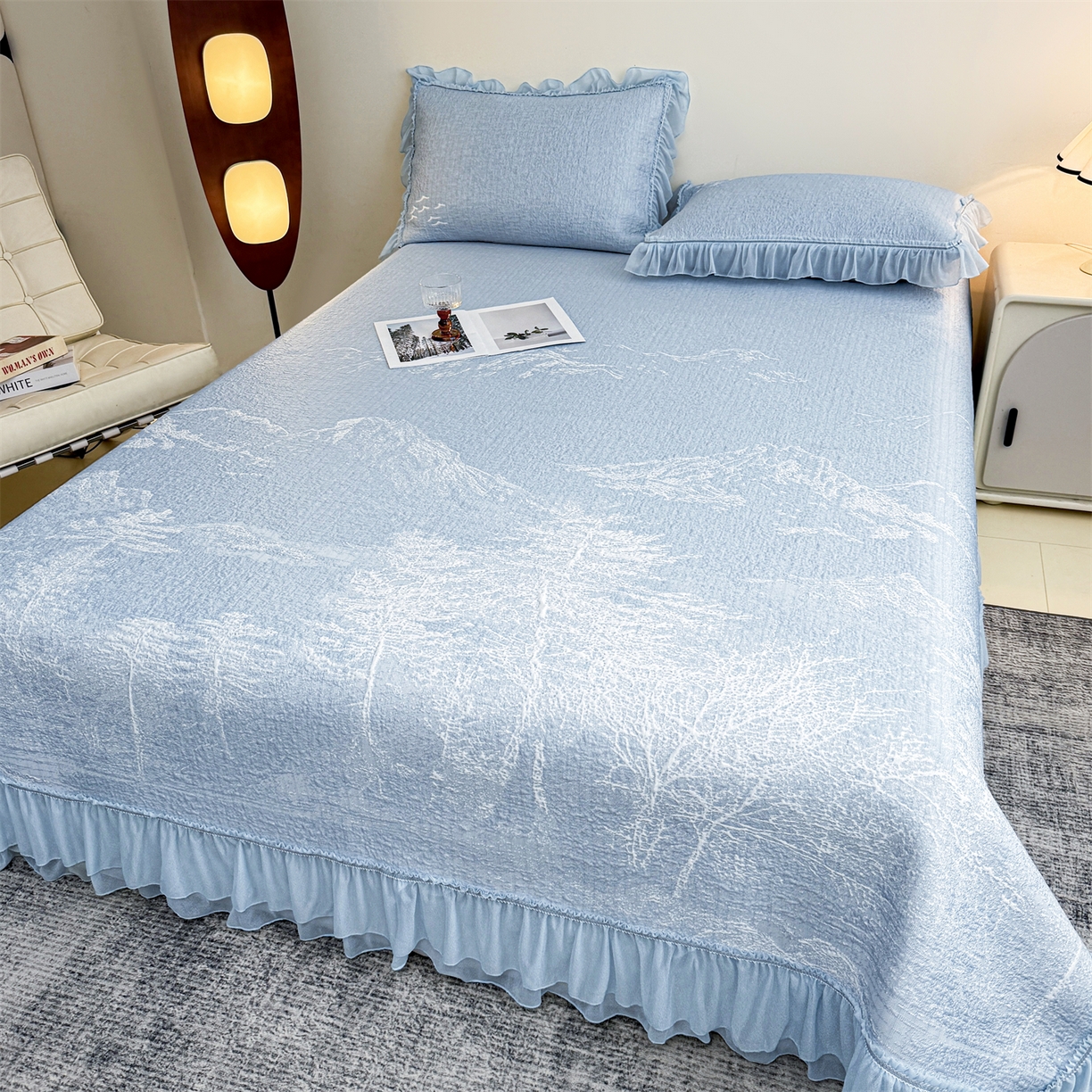 91家纺网 家纺一手货源 找家纺 （总）慕木家纺 2026新款A类三明治复合乙纶提花冰豆豆花边床盖款床裙水墨丹青系列（提供买家秀）