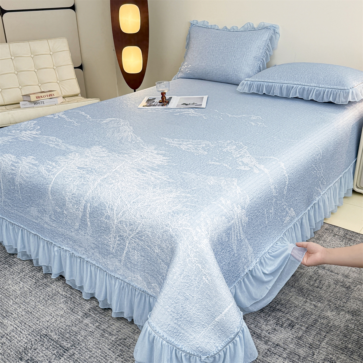 91家纺网 家纺一手货源 找家纺 慕木家纺 2026新款A类三明治复合乙纶提花冰豆豆花边床盖款床裙水墨丹青系列（提供买家秀） 水墨丹青-蓝