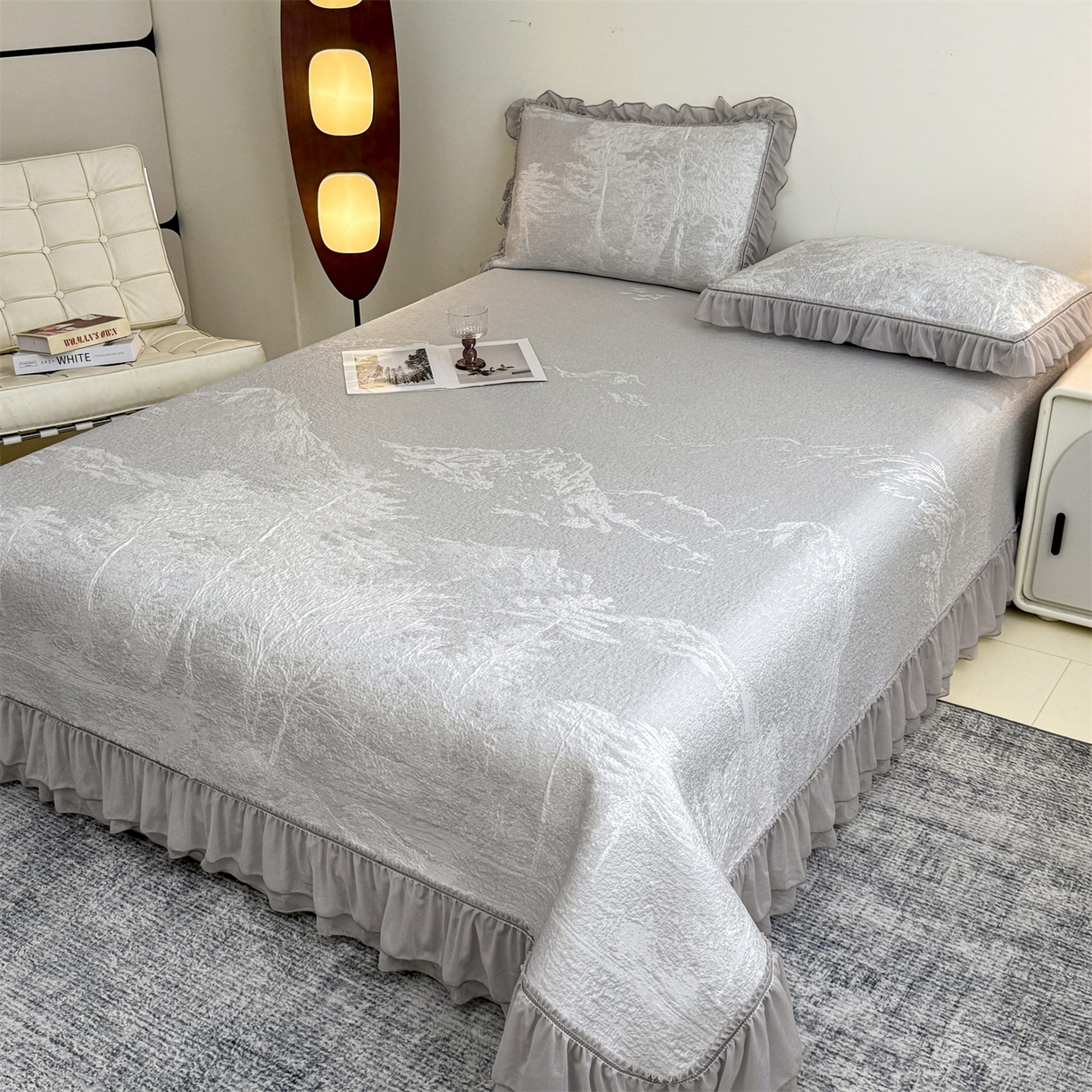 91家纺网 家纺一手货源 找家纺 慕木家纺 2026新款A类三明治复合乙纶提花冰豆豆花边床盖款床裙水墨丹青系列（提供买家秀） 水墨丹青-灰