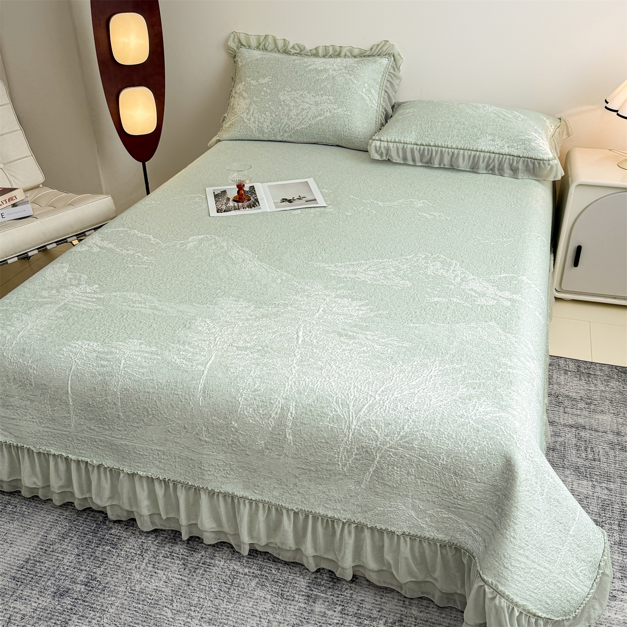 91家纺网 家纺一手货源 找家纺 慕木家纺 2026新款A类三明治复合乙纶提花冰豆豆花边床盖款床裙水墨丹青系列（提供买家秀） 水墨丹青-绿