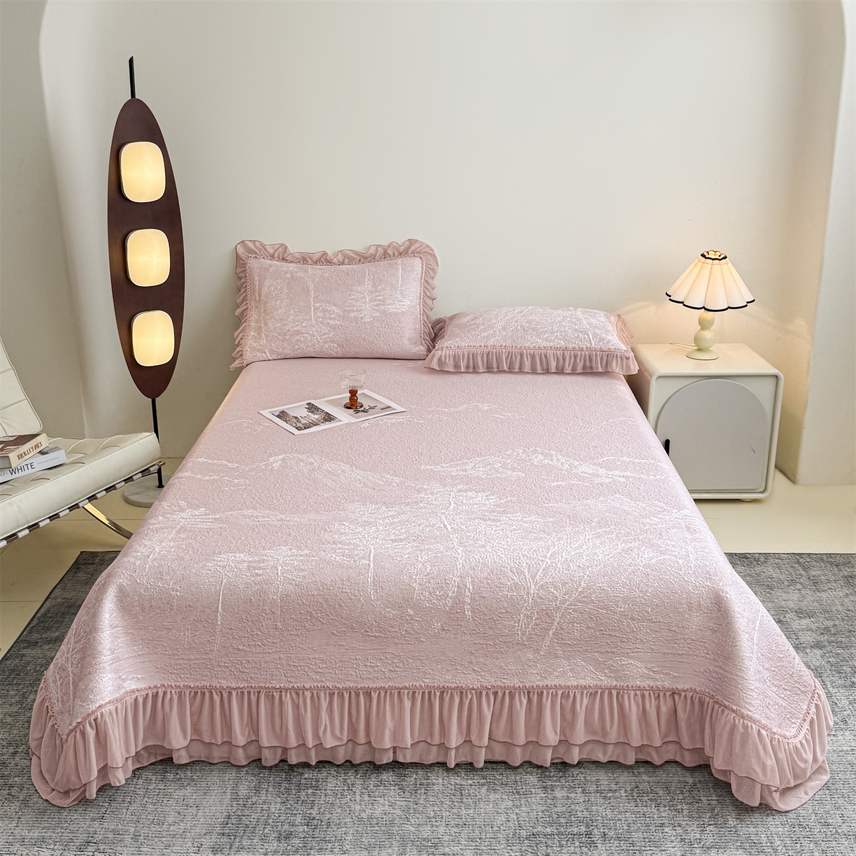 91家纺网 家纺一手货源 找家纺 慕木家纺 2026新款A类三明治复合乙纶提花冰豆豆花边床盖款床裙水墨丹青系列（提供买家秀） 水墨丹青-粉