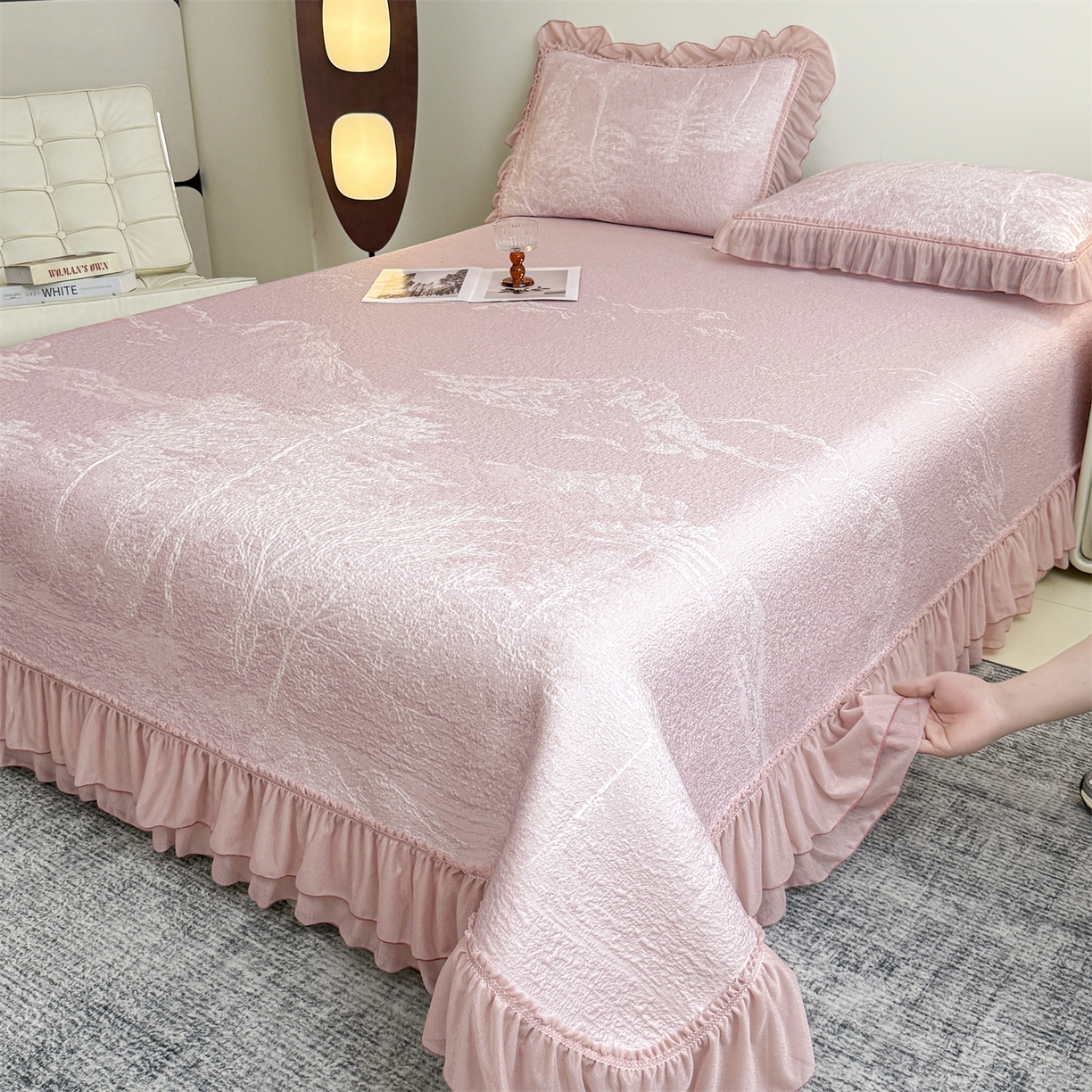 91家纺网 家纺一手货源 找家纺 慕木家纺 2026新款A类三明治复合乙纶提花冰豆豆花边床盖款床裙水墨丹青系列（提供买家秀） 水墨丹青-粉