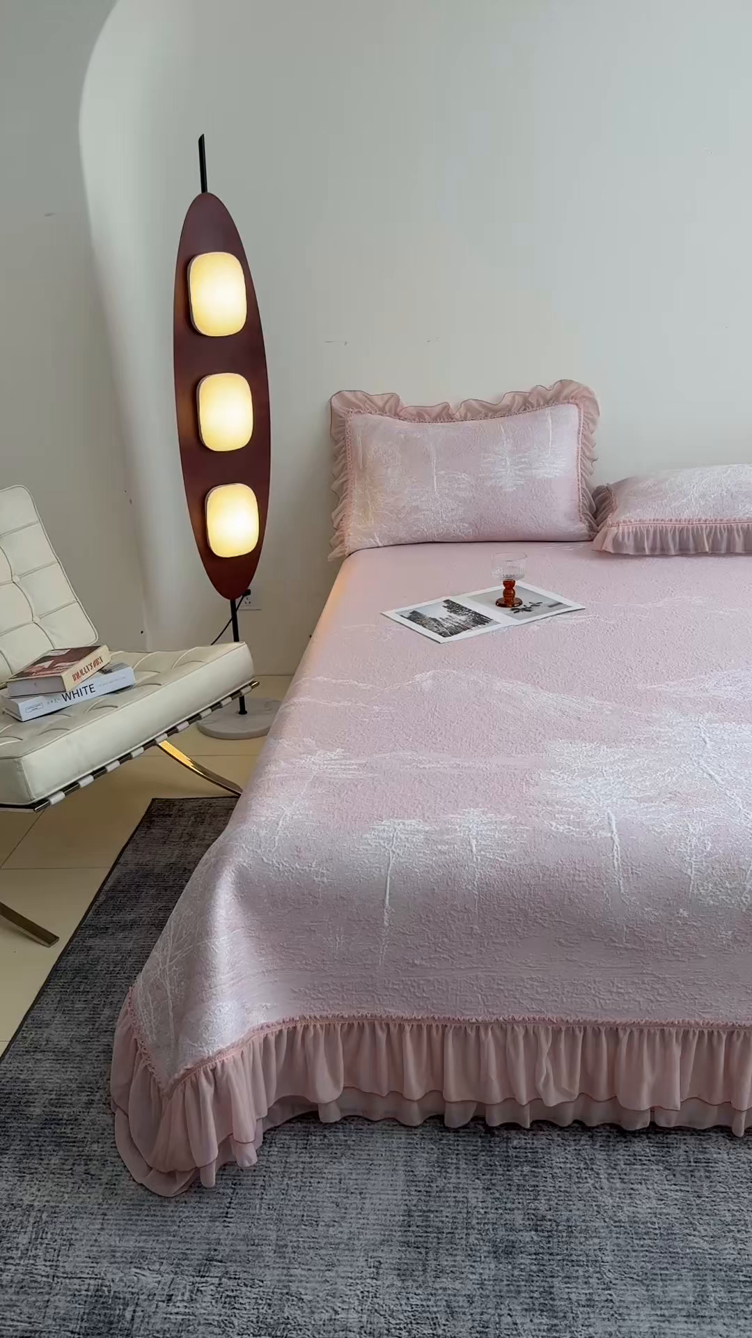 91家纺网 家纺一手货源 找家纺 慕木家纺 2026新款A类三明治复合乙纶提花冰豆豆花边床盖款床裙水墨丹青系列（提供买家秀） 水墨丹青-粉