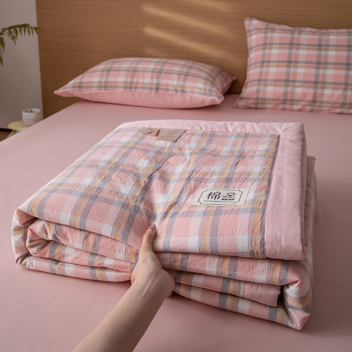 91家纺网 家纺一手货源 找家纺 安琪家纺 2026春夏新款色织水洗棉棉花夏被夏凉被空调被 简夕粉