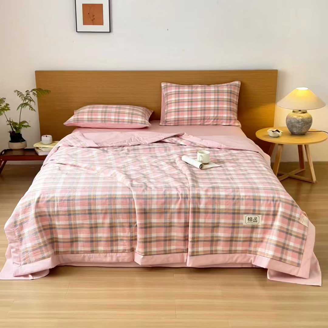 91家纺网 家纺一手货源 找家纺 安琪家纺 2026春夏新款色织水洗棉棉花夏被夏凉被空调被 简夕粉