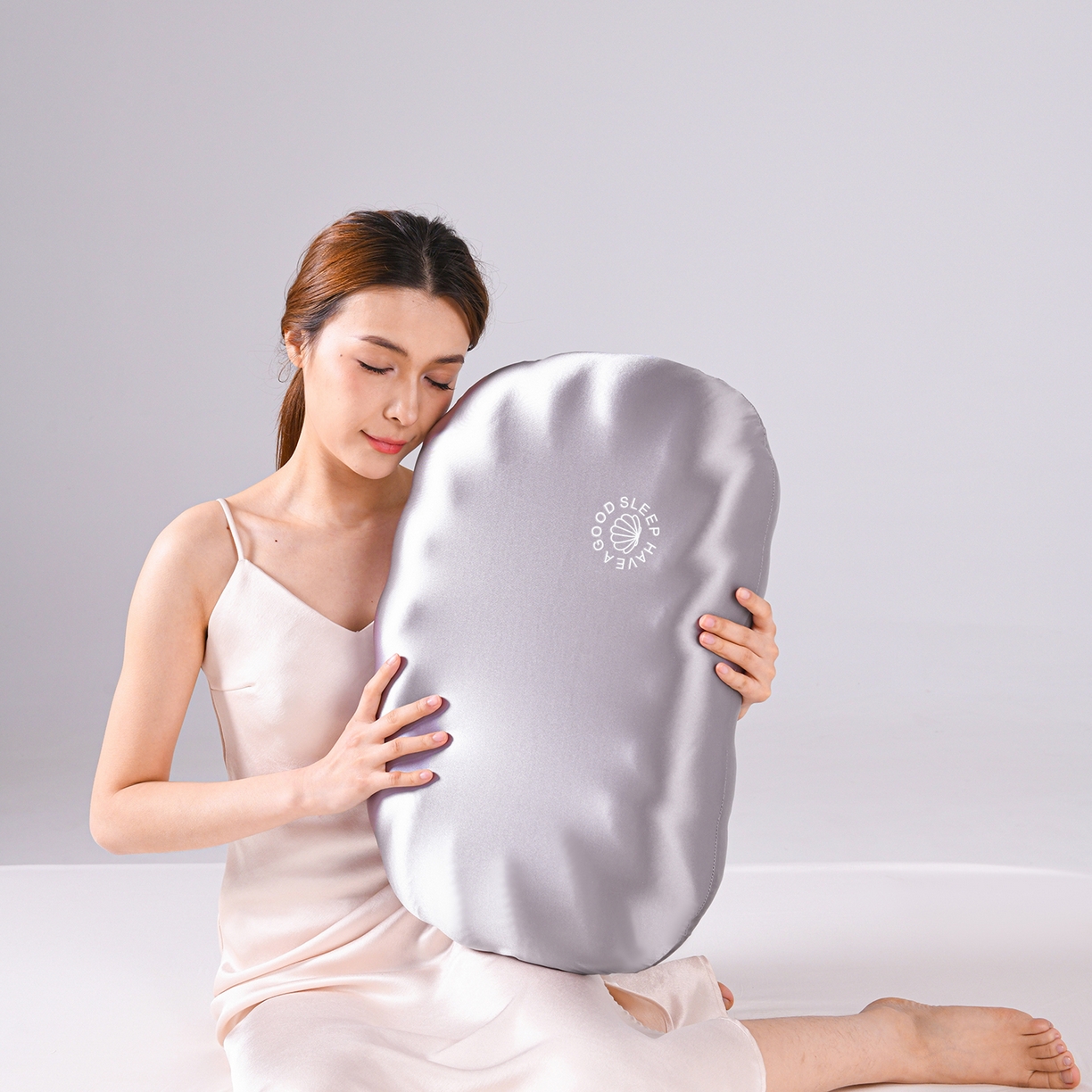 91家纺网 家纺一手货源 找家纺 （总）圣靓家纺 2026春夏新款贝壳零压力生物基枕慢回弹护颈椎枕头记忆棉枕芯