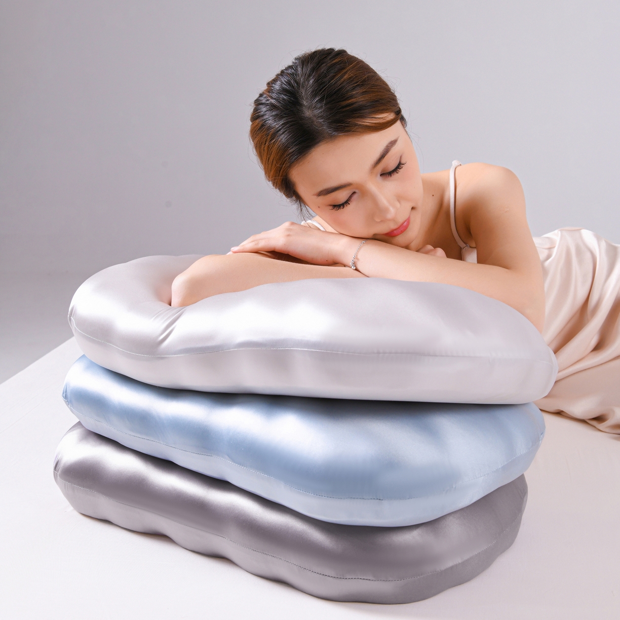 91家纺网 家纺一手货源 找家纺 圣靓家纺 2026春夏新款贝壳零压力生物基枕慢回弹护颈椎枕头记忆棉枕芯 蓝色