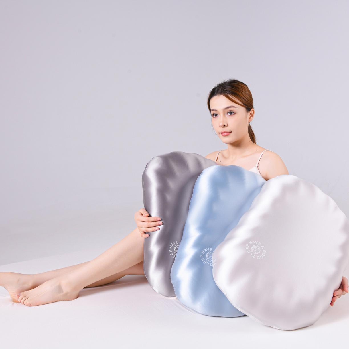 91家纺网 家纺一手货源 找家纺 圣靓家纺 2026春夏新款贝壳零压力生物基枕慢回弹护颈椎枕头记忆棉枕芯 蓝色