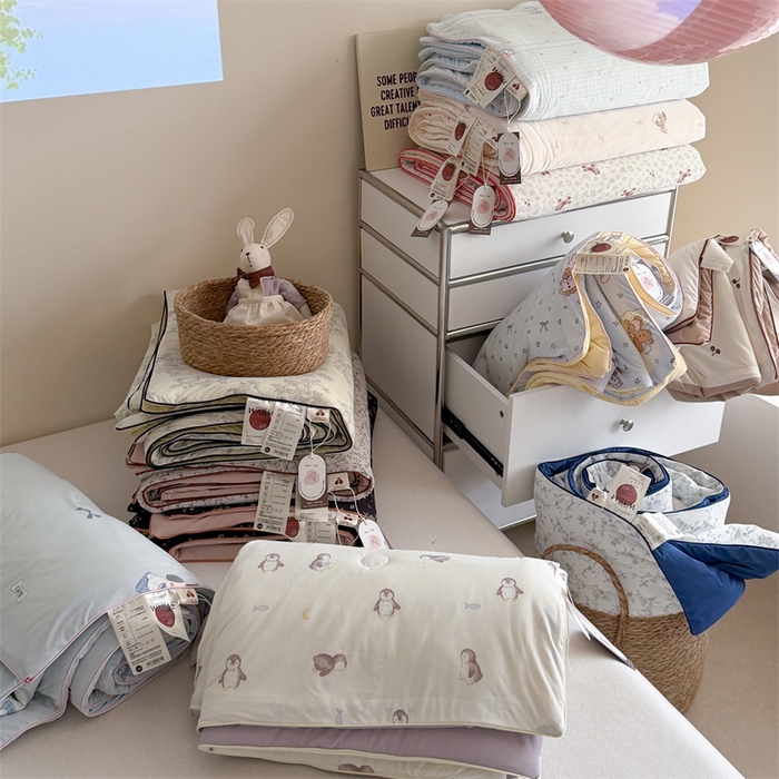 91家纺网 家纺一手货源 找家纺 （总）暖生活 2026新款A类冰皮氨纶凉感夏被 被子被芯