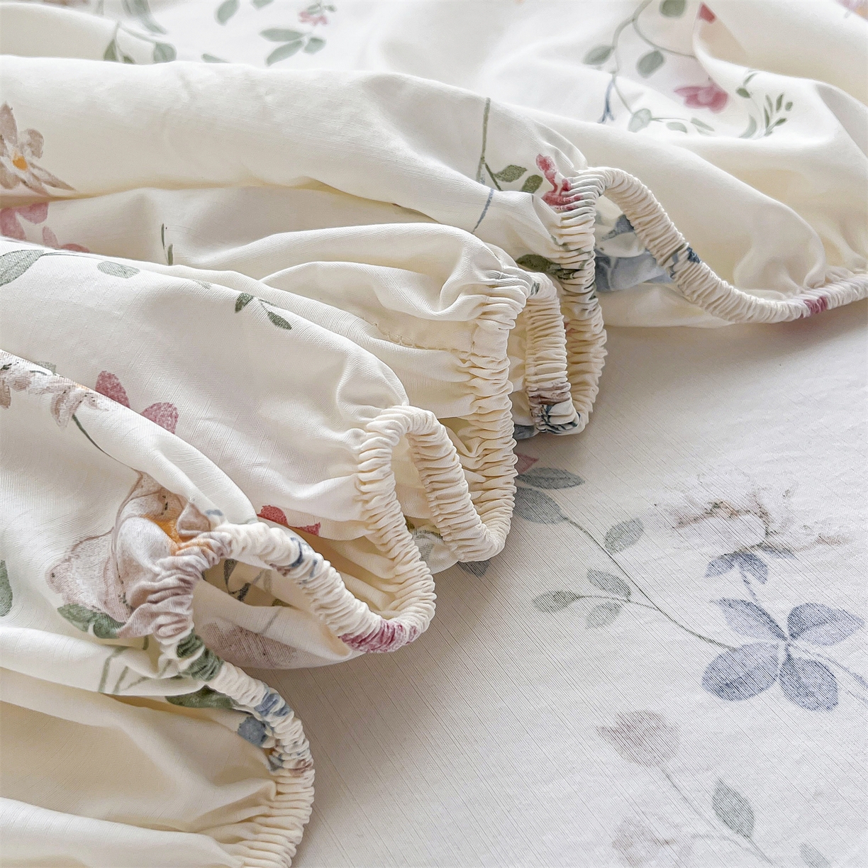 91家纺网 家纺一手货源 找家纺 慕木家纺 2026新款A类纯色印花慕丝棉床笠系列（抽空压缩可供跨境）（提供买家秀） 洛可可