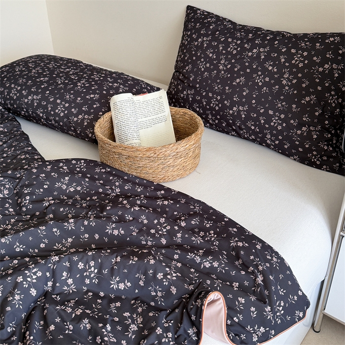 91家纺网 家纺一手货源 找家纺 暖生活 2026新款A类冰皮氨纶凉感夏被 被子被芯 暮粉樱花