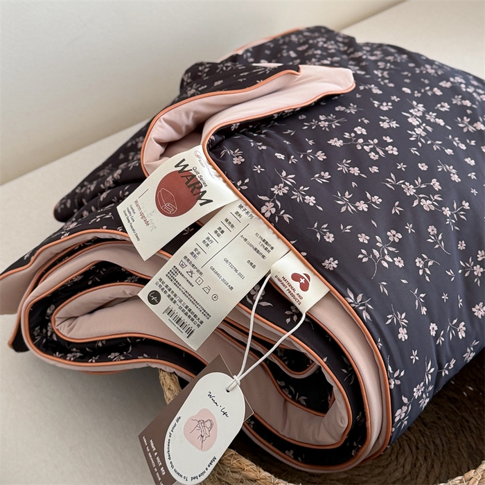 91家纺网 家纺一手货源 找家纺 暖生活 2026新款A类冰皮氨纶凉感夏被 被子被芯 暮粉樱花