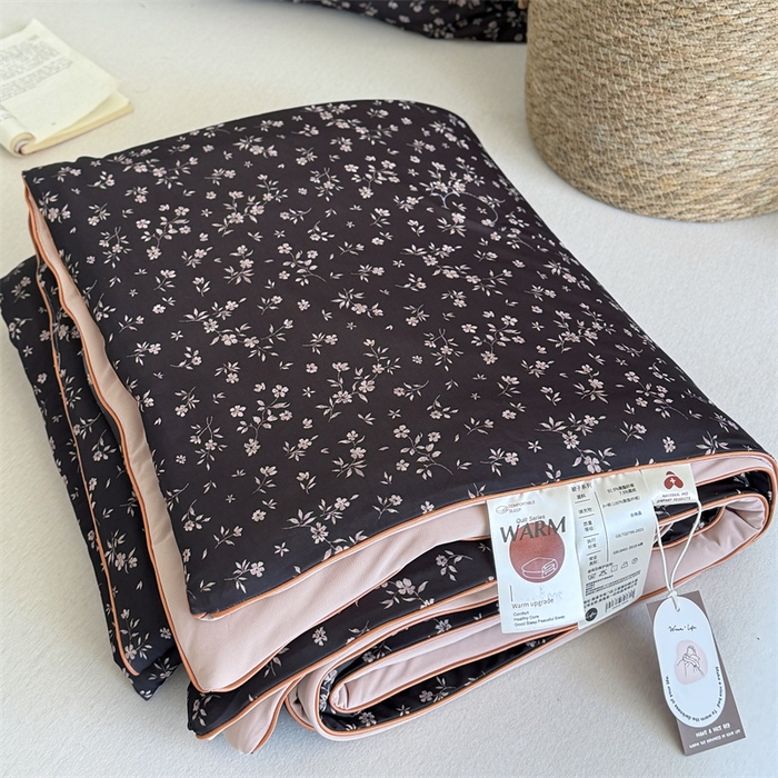 91家纺网 家纺一手货源 找家纺 暖生活 2026新款A类冰皮氨纶凉感夏被 被子被芯 暮粉樱花