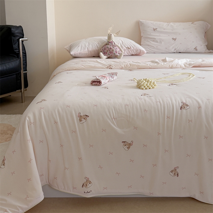 91家纺网 家纺一手货源 找家纺 暖生活 2026新款A类冰皮氨纶凉感夏被 被子被芯 奶白小兔