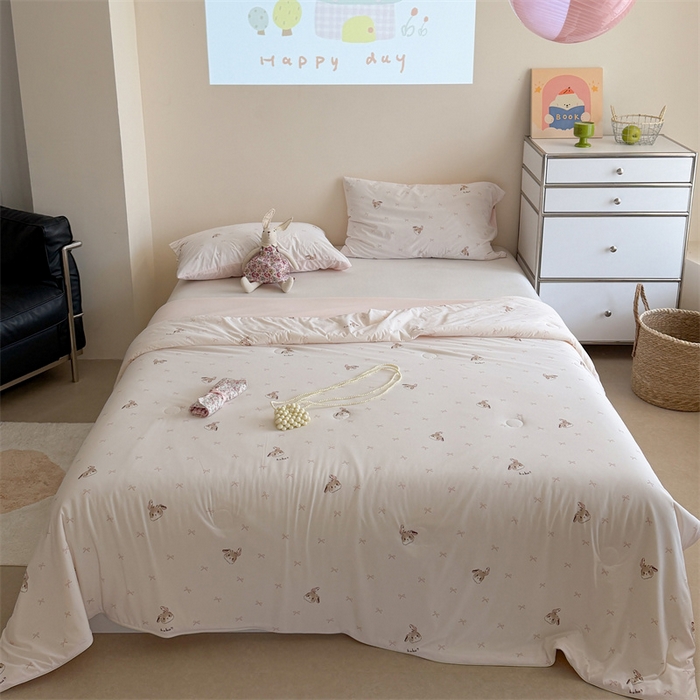 91家纺网 家纺一手货源 找家纺 暖生活 2026新款A类冰皮氨纶凉感夏被 被子被芯 奶白小兔