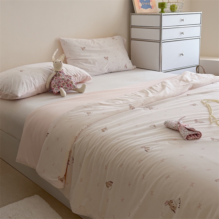 91家纺网 家纺一手货源 找家纺 暖生活 2026新款A类冰皮氨纶凉感夏被 被子被芯 奶白小兔