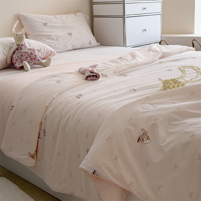 91家纺网 家纺一手货源 找家纺 暖生活 2026新款A类冰皮氨纶凉感夏被 被子被芯 奶白小兔