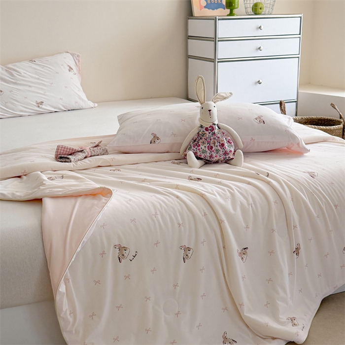 91家纺网 家纺一手货源 找家纺 暖生活 2026新款A类冰皮氨纶凉感夏被 被子被芯 奶白小兔