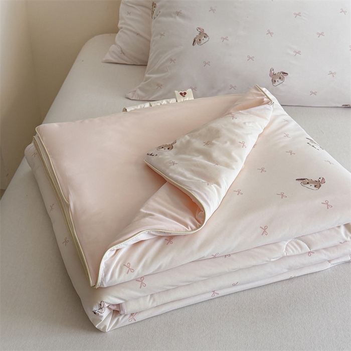 91家纺网 家纺一手货源 找家纺 暖生活 2026新款A类冰皮氨纶凉感夏被 被子被芯 奶白小兔