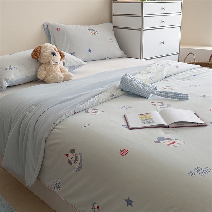 91家纺网 家纺一手货源 找家纺 暖生活 2026新款A类冰皮氨纶凉感夏被 被子被芯 奶蓝小狗