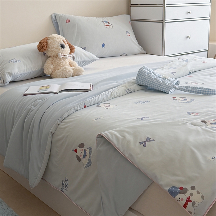 91家纺网 家纺一手货源 找家纺 暖生活 2026新款A类冰皮氨纶凉感夏被 被子被芯 奶蓝小狗